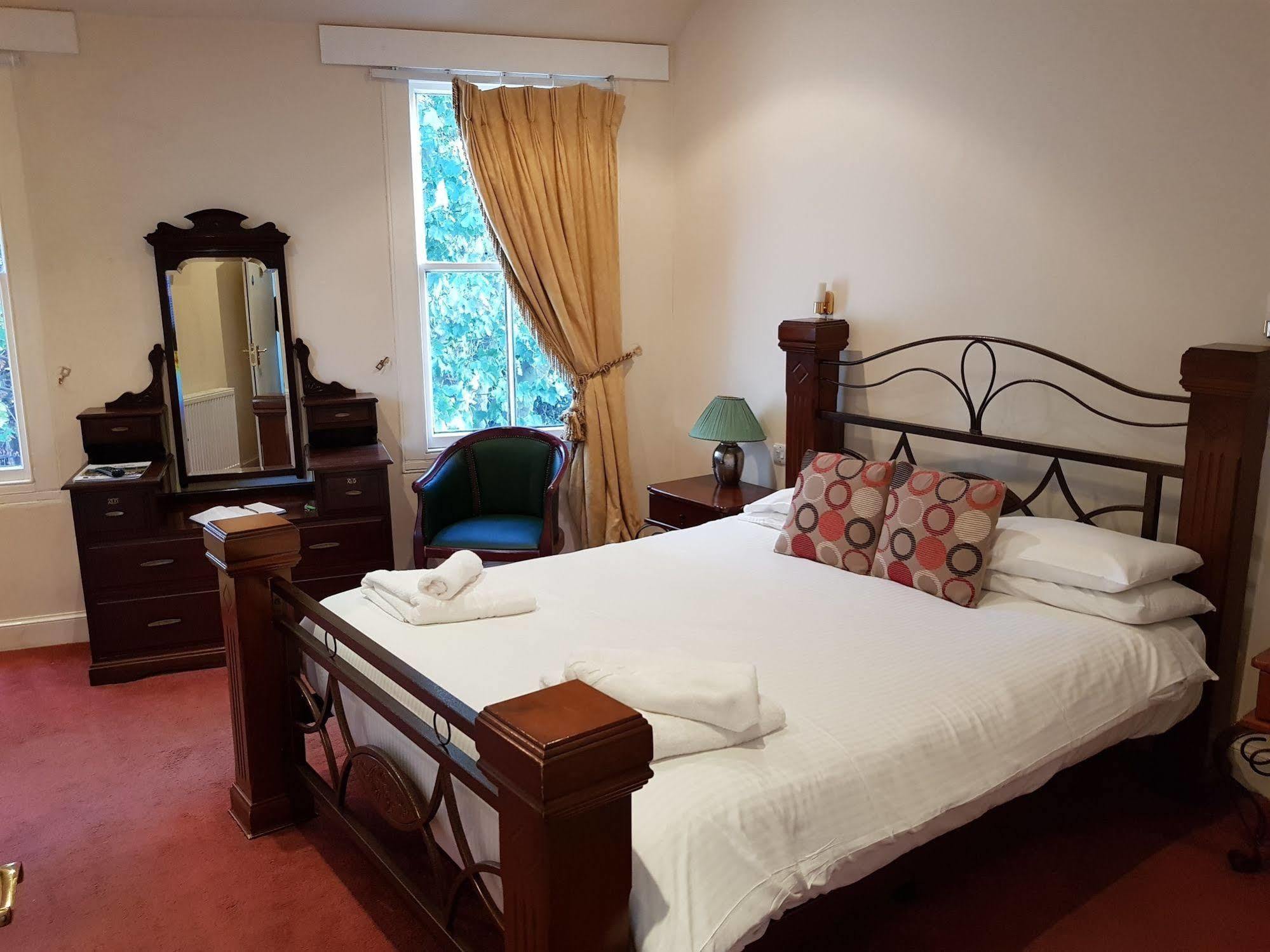 Cedar Inn Édimbourg Extérieur photo